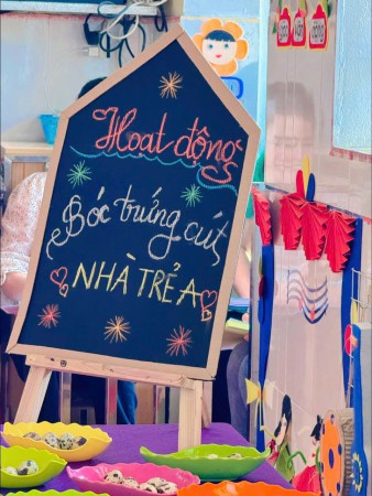 Dạy trẻ Kỹ Năng " Bóc Trứng Cút"