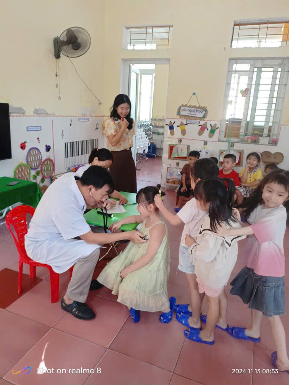 Khám sức khỏe định kỳ cho 505 trẻ mẫu giáo và nhà trẻ