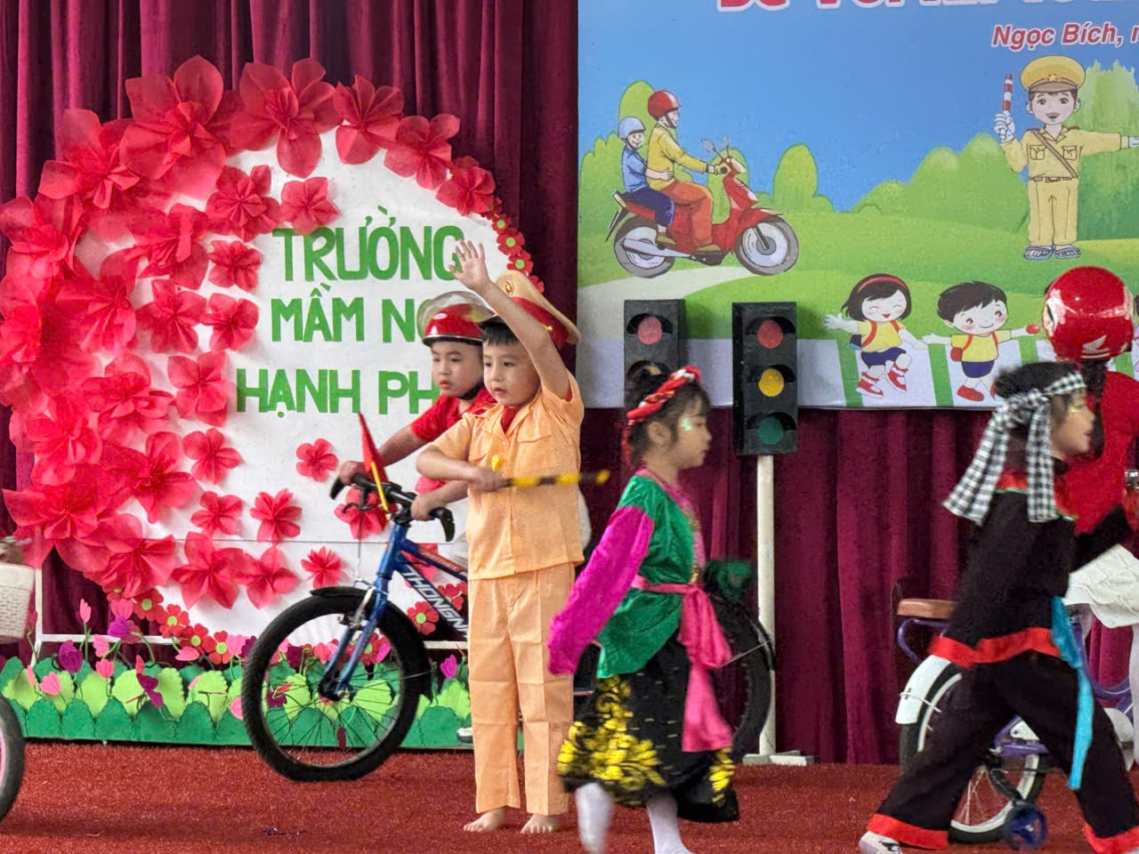 Chương Trình" Tôi Yêu Việt Nam"